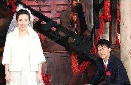 靳东的现任妻子_靳东现任妻子是谁_靳东现任老婆是哪位